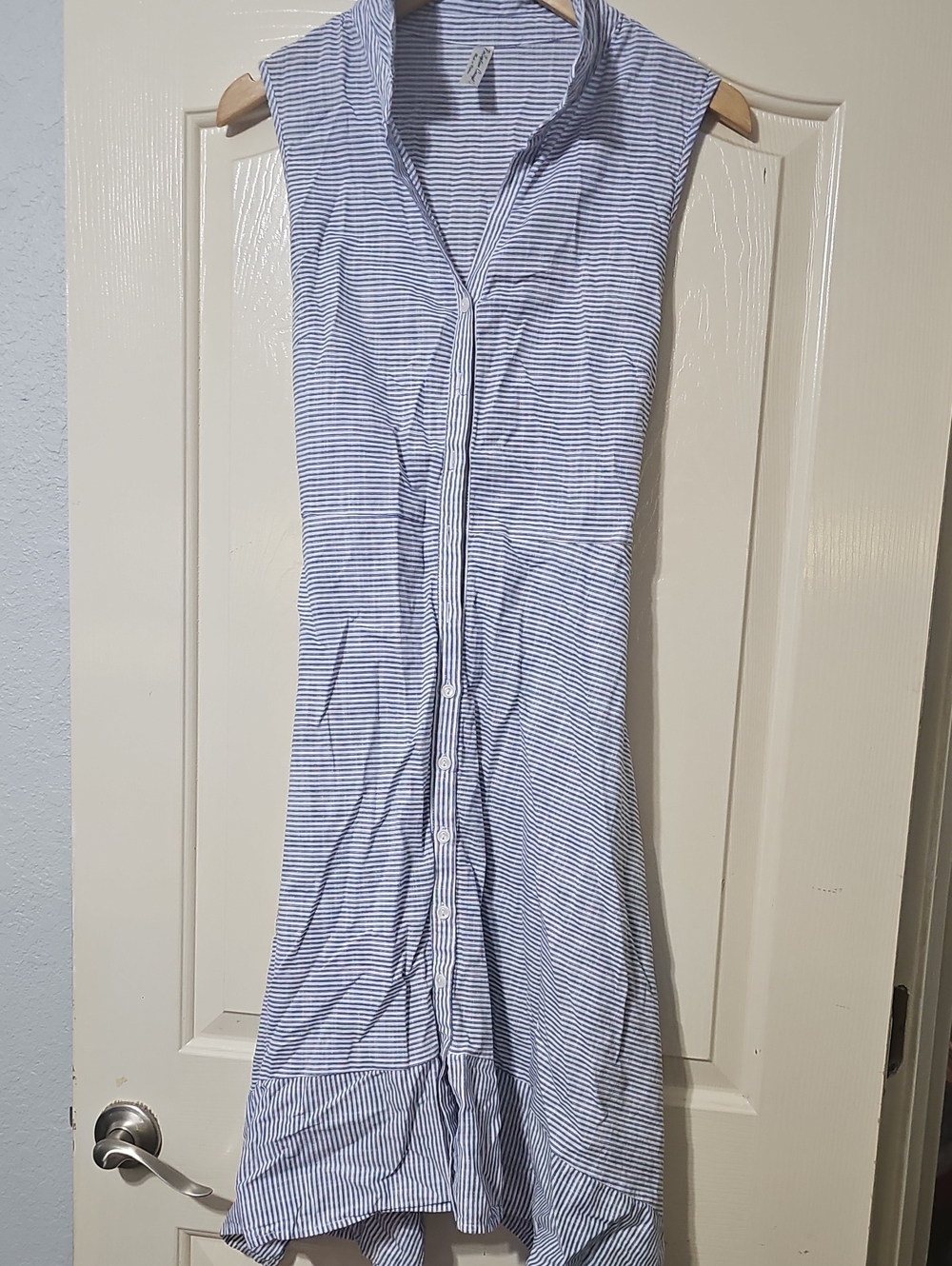 PerSeption Concept Light Blue & White Striped Men’s Button-Front Shirt